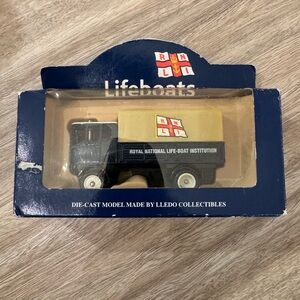 RNLI Die-Cast Lifeboat Truck - Navy & Yellow